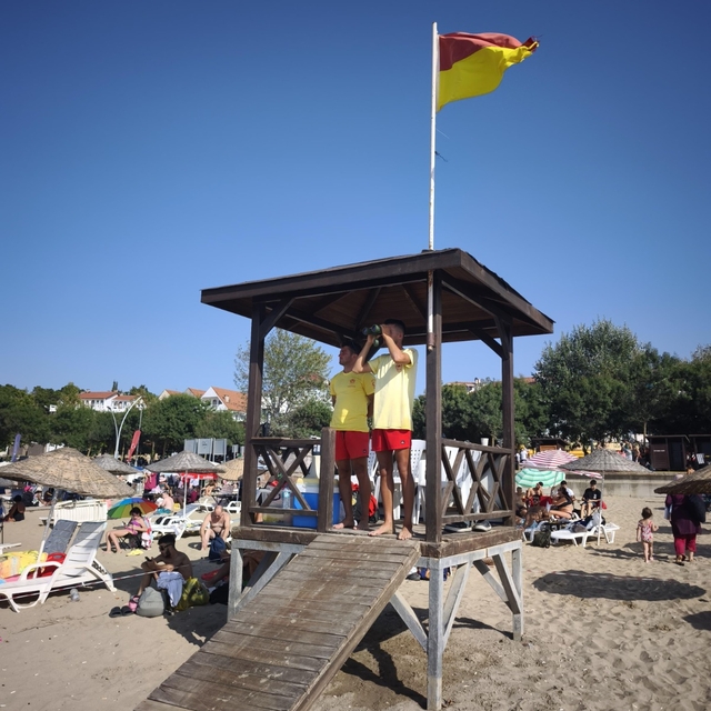 Kocaeli'de cankurtaranlar yaz sezonunda 1906 kişiyi boğulmaktan kurtardı