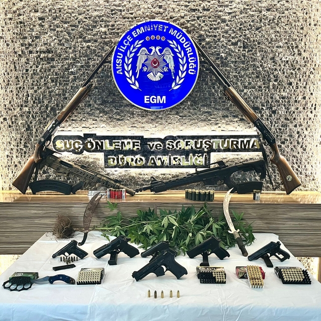 Antalya'da uyuşturucu operasyonunda 9 şüpheli yakalandı