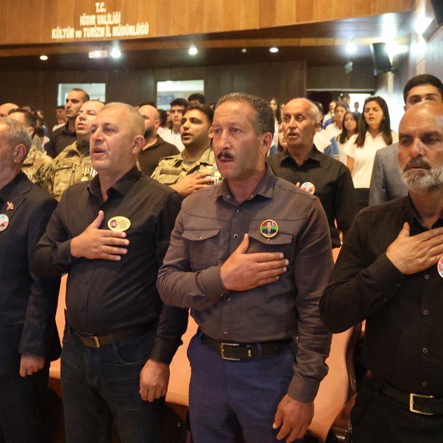 Türkiye ve Azerbaycan'dan şehit aileleri ile gaziler Iğdır'da buluştu