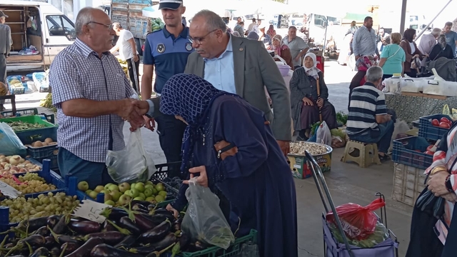 Dodurga Belediye Başkanı Çetinkaya, salı pazarını ziyaret etti