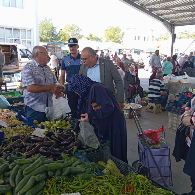Dodurga Belediye Başkanı Çetinkaya, salı pazarını ziyaret etti
