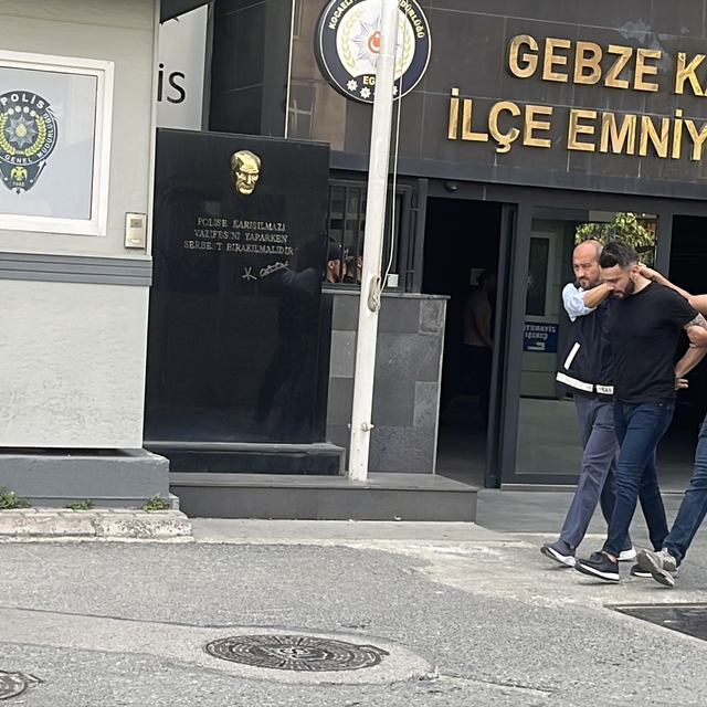 Çocuklarının gözü önünde babaya tokat atan cip sürücüsü tutuklandı (3)