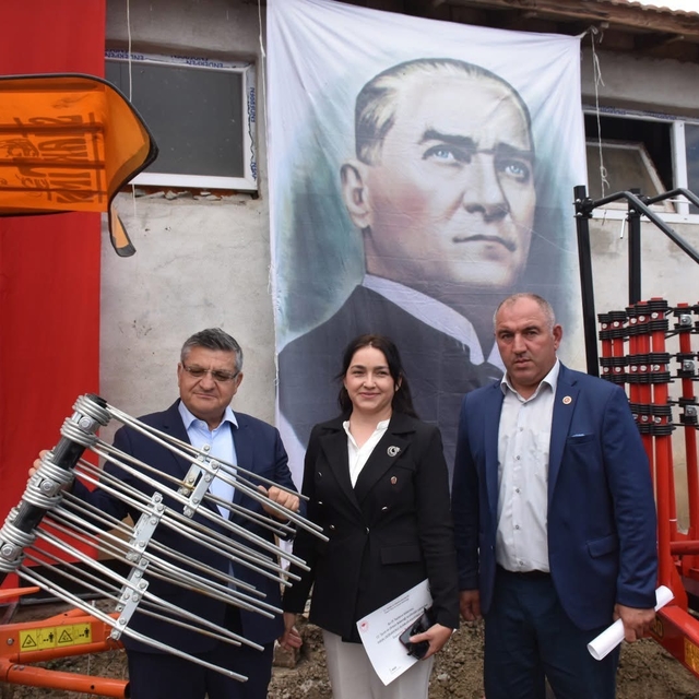 Gerze ilçesinde çiftçilere sera ve tarım ekipmanı desteği verildi