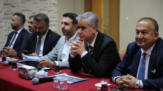 AK Parti Genel Başkan Yardımcısı Yalçın, Bitlis'te STK temsilcileriyle buluştu: