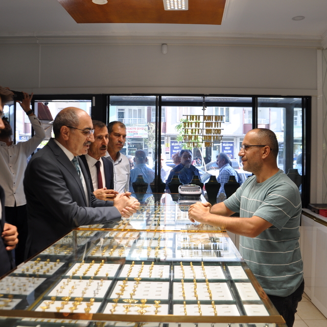 AK Parti Merkez Disiplin Kurulu Üyesi Soğanda, Hizan'da ziyaretlerde bulund...