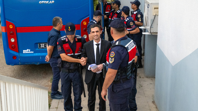 Gelendost Belediyesi'nde 'rüşvet' ve 'zimmet' davasında 1 tahliye