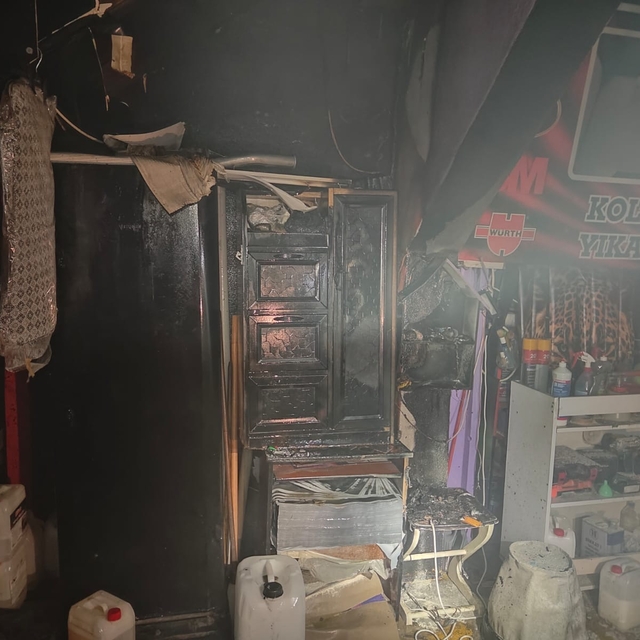 Susurluk'ta iş yerinde çıkan yangın söndürüldü