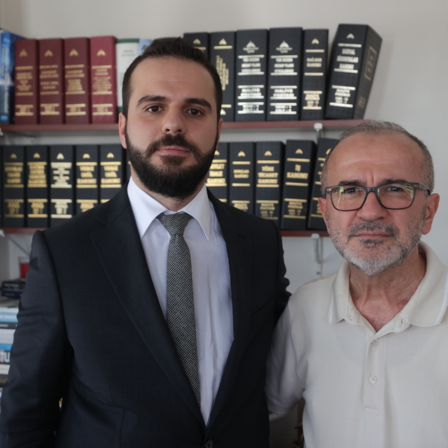 Fotoğrafları dolandırıcılar tarafından kullanılan mali müşavirler suç duyur...