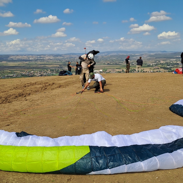 Yamaç paraşütü pilot adayları Kırantepe'de eğitim alıyor