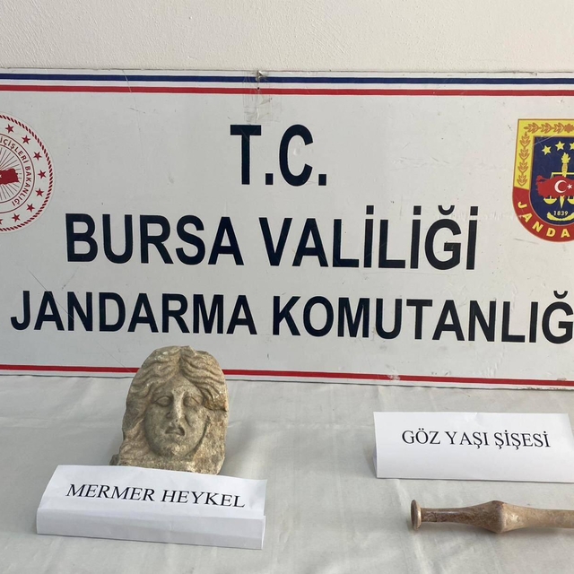Bursa'da şüphe üzerine durdurulan araçta tarihi eser ele geçirildi