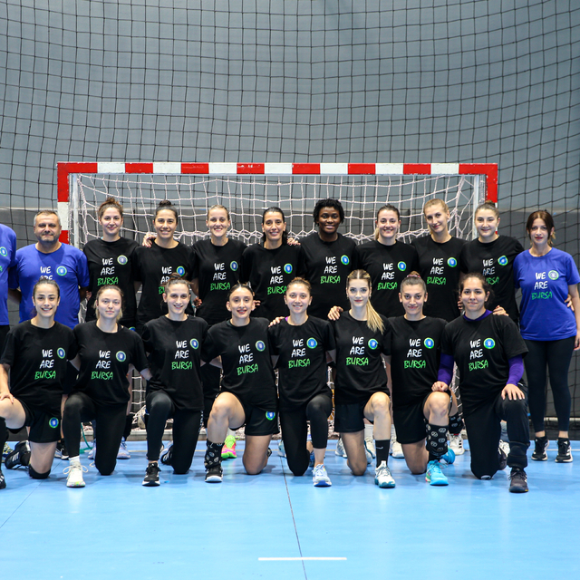 Sezona Süper Kupa'yla başlayan Bursa Büyükşehir Belediyespor'da hedef 3'te...