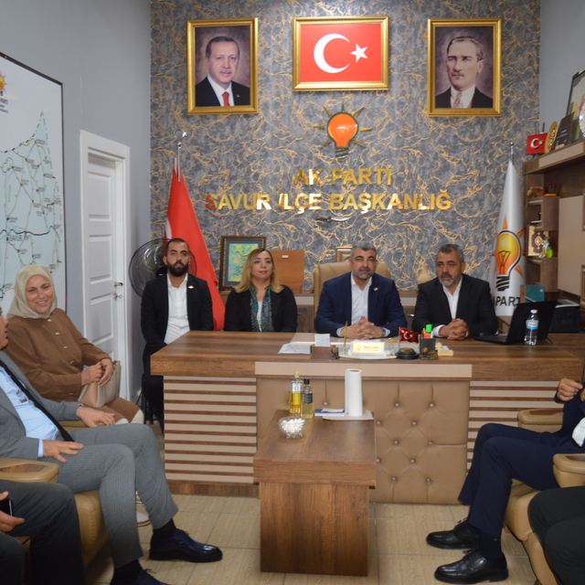 AK Parti Mardin Milletvekili Faruk Kılıç Savur'da ziyaretlerde bulundu