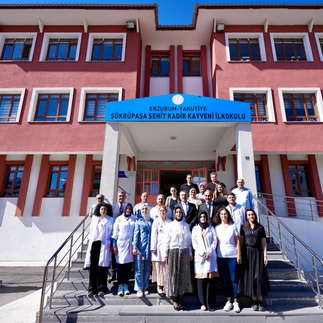 Milli Eğitim Bakanı Tekin'den, Erzurum'da sürpriz okul ziyareti