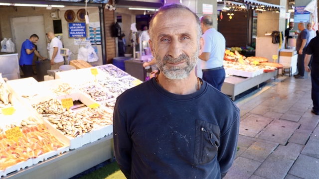 Trabzon'daki balıkçı tezgahlarında hamsi bolluğu yaşanıyor