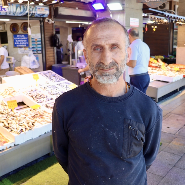 Trabzon'daki balıkçı tezgahlarında hamsi bolluğu yaşanıyor