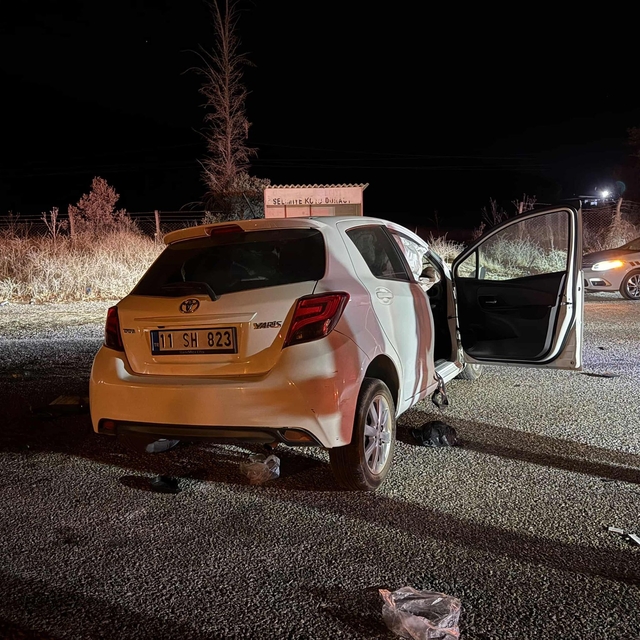 Bilecik'te otomobille minibüsün çarpıştığı kazada 9 kişi yaralandı