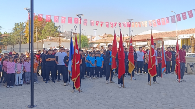 Pazaryeri'nde İlköğretim Haftası kutlandı