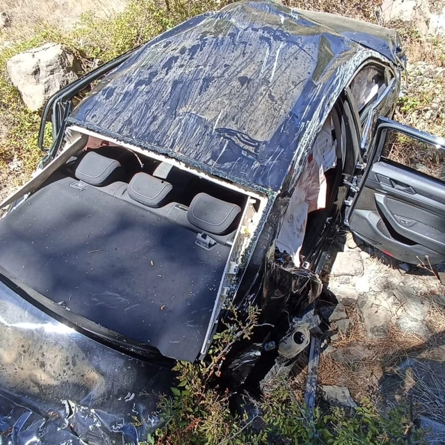 Tokat'ta uçuruma devrilen otomobilin sürücüsü yaralandı