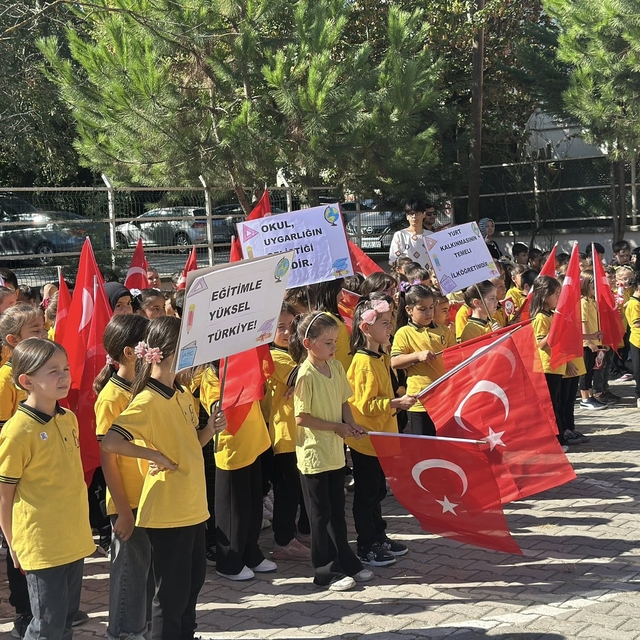 Salıpazarı'nda İlköğretim Haftası kutlandı