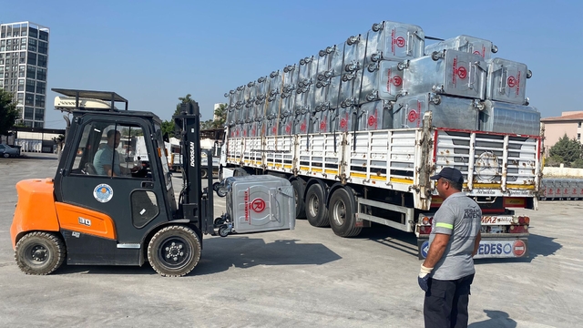Mersin'de Akdeniz Belediyesi 250 çöp konteyneri satın aldı