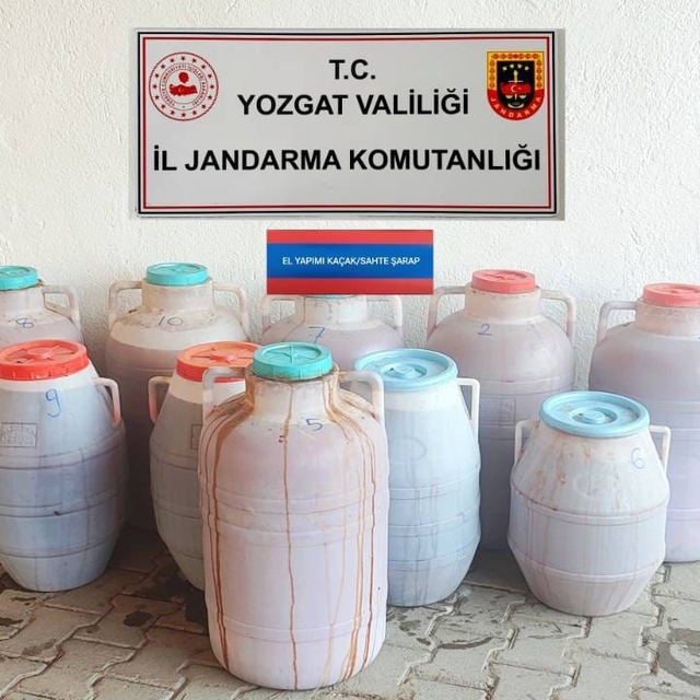 Yozgat'ta sahte alkol üreten zanlı yakalandı