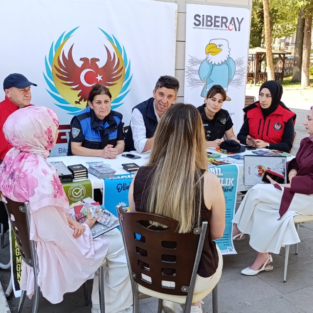 Amasya'ya üniversite için gelen öğrenciler polis tarafından bilgilendirildi