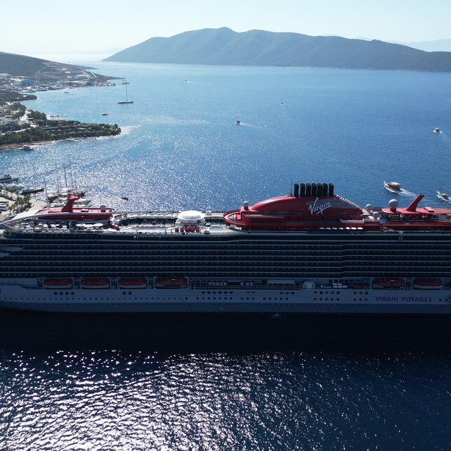 Bodrum'a "Resilient Lady" kruvaziyeriyle 2 bin 521 yolcu geldi