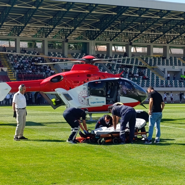 Amasya'da ambulans helikopter kalp krizi geçiren hasta için havalandı