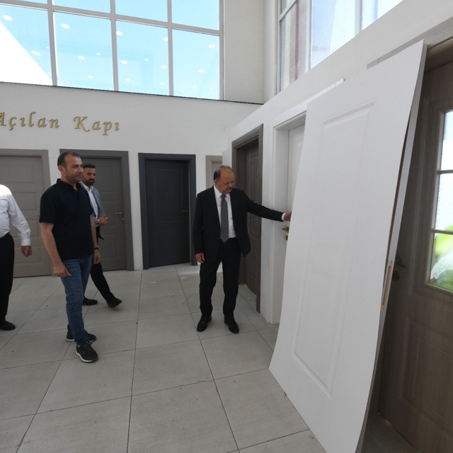 Kastamonu Valisi Dallı Tosya'da ziyaret ve incelemelerde bulundu