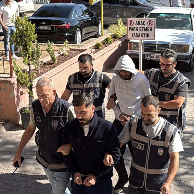 Karabük'te bıçaklı kavga: 1 ölü, 1 yaralı (2)