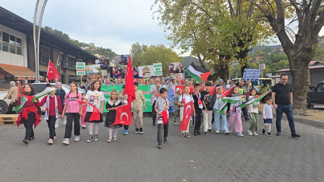Zonguldak'ta Filistin ve Küresel Sumud Filosu'na destek yürüyüşü yapıldı