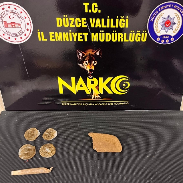 Düzce'de uyuşturucu operasyonunda yakalanan 2 şüpheli tutuklandı