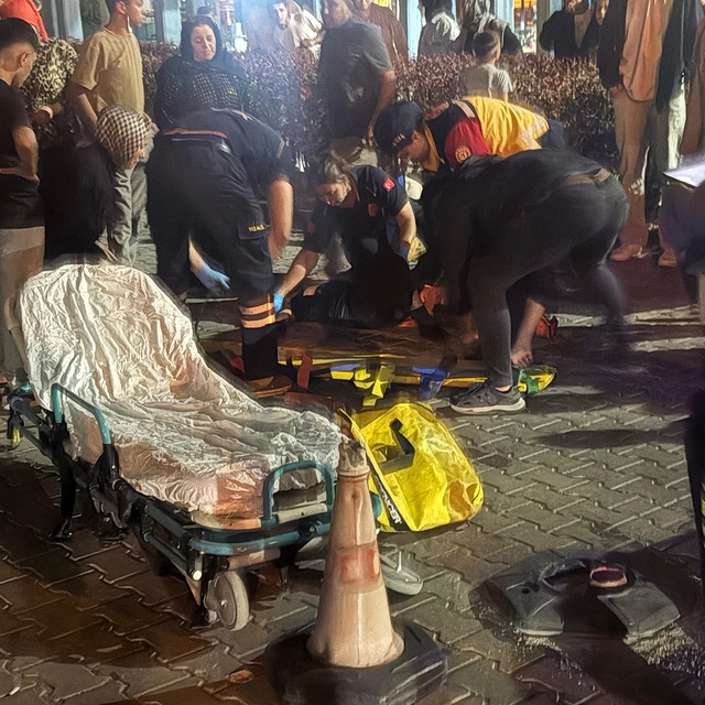 Otomobilin çarptığı 11 yaşındaki bisiklet sürücüsü ağır yaralandı