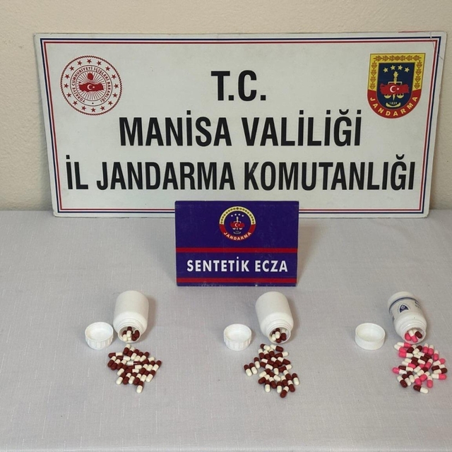 Alaşehir'de uyuşturucuyla yakalanan 2 şüpheli gözaltına alındı