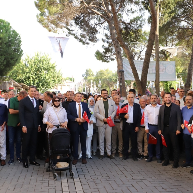 Saruhanlı'da 18. Altın Üzüm ve Kültür Festivali başladı