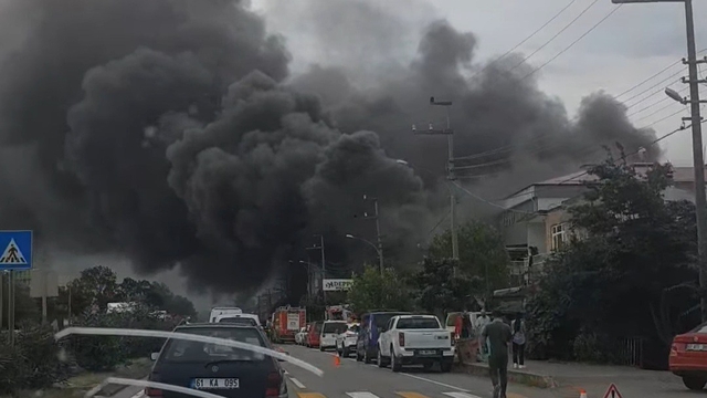 Trabzon'da alışveriş merkezinde yangın