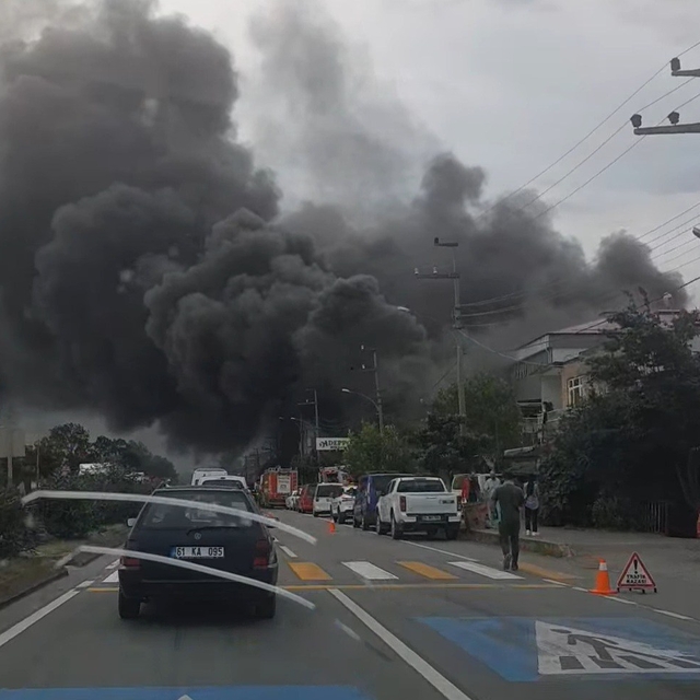 Trabzon'da alışveriş merkezinde yangın