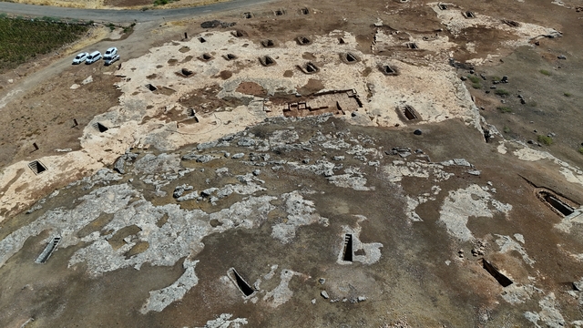 Adıyaman'daki Tharsa Antik Kenti'nde 8 oda mezarı bulundu