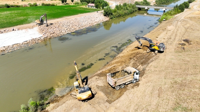 Muş'ta "Karasu Yatak Islahı Projesi"nin 5. kısım çalışmaları başladı