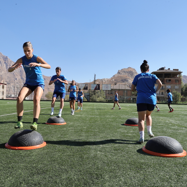 Hakkarigücü Kadın Futbol Takımı yeni sezona iddialı hazırlanıyor