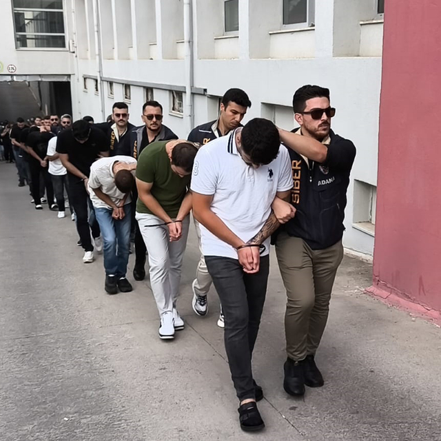 Günlük banka hareketliliği 24 milyon lira olan yasa dışı bahis şebekesine o...