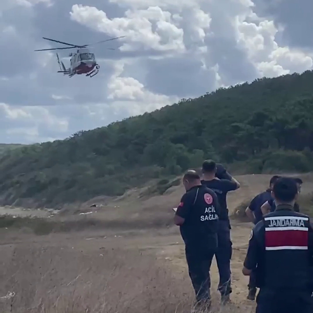 Kuru yük gemisi karaya oturdu; mürettebat kurtarıldı (4)