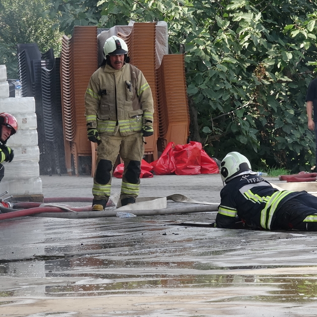 Trabzon'da alışveriş merkezinde çıkan yangın kontrol altında (2)