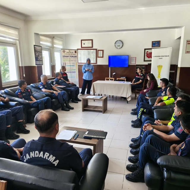 Artova'da jandarma personeline "bağımlılık" eğitimi verildi