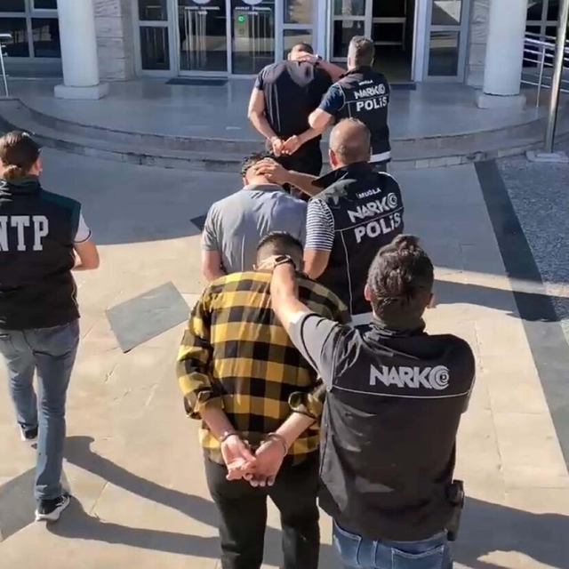 20 kilo uyuşturucuyla yakalanan 3 şüpheli tutuklandı