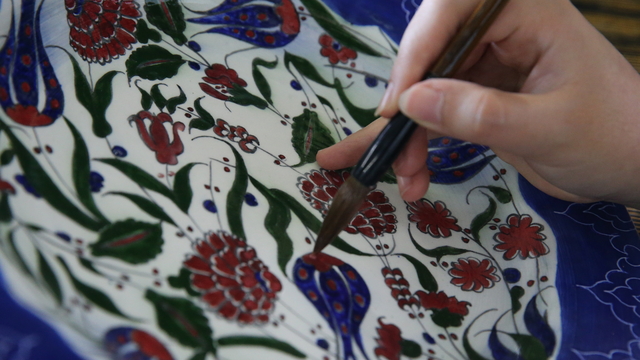 Tokat'ta 6 yıl önce çiniciliğe başlayan kadın kendi atölyesini açtı