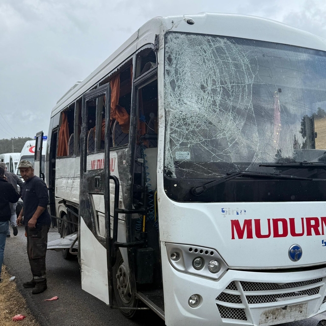 Bolu'da 3 araç çarpıştı; 10 yaralı