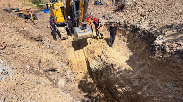 Manisa'da havuz kazısında toprak kaydı: 2 ölü