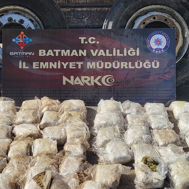 Batman'da uyuşturucu operasyonunda yakalanan 4 şüpheli tutuklandı