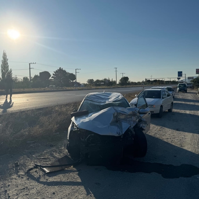 Afyonkarahisar'da otomobille çarpışan traktörün sürücüsü hayatını kaybetti